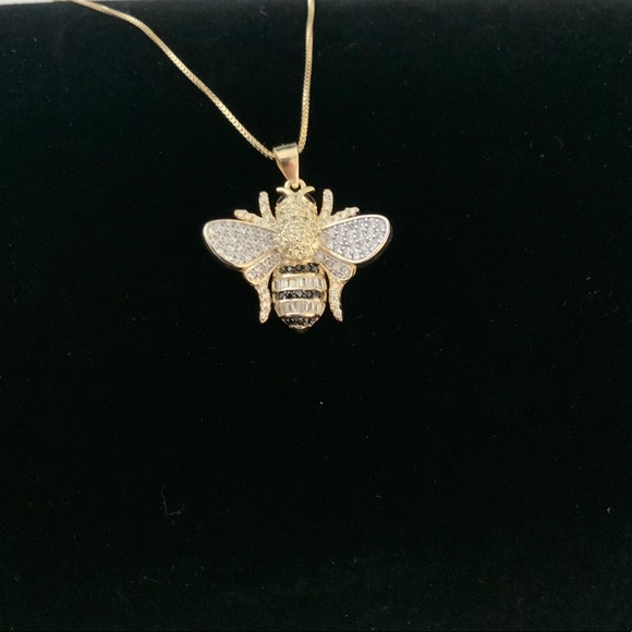 Jewelry - Sapphire Bee Pendant